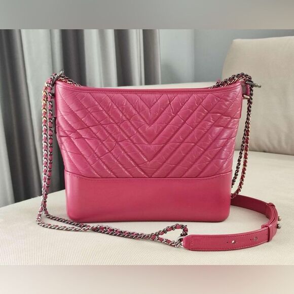 Chanel calfskin Gabrielle hobo Medium in hot pink - Picture 2 of 16